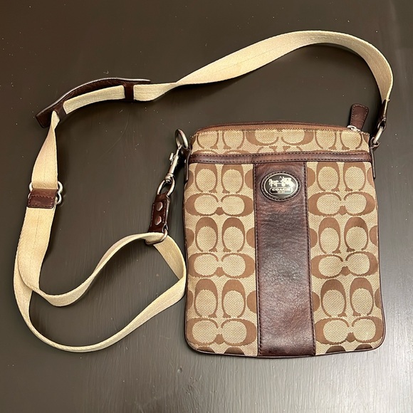 Vintage Authentic Coach crossbody‎ - Picture 1 of 5